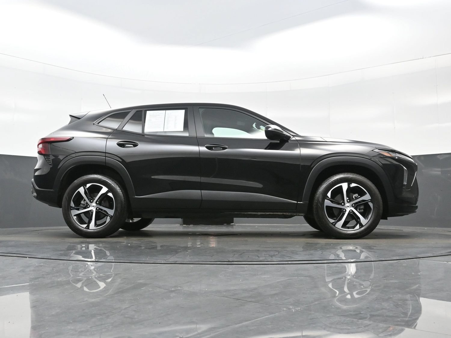 Used 2024 Chevrolet Trax RS w/ Driver Confidence Package FWD image 33