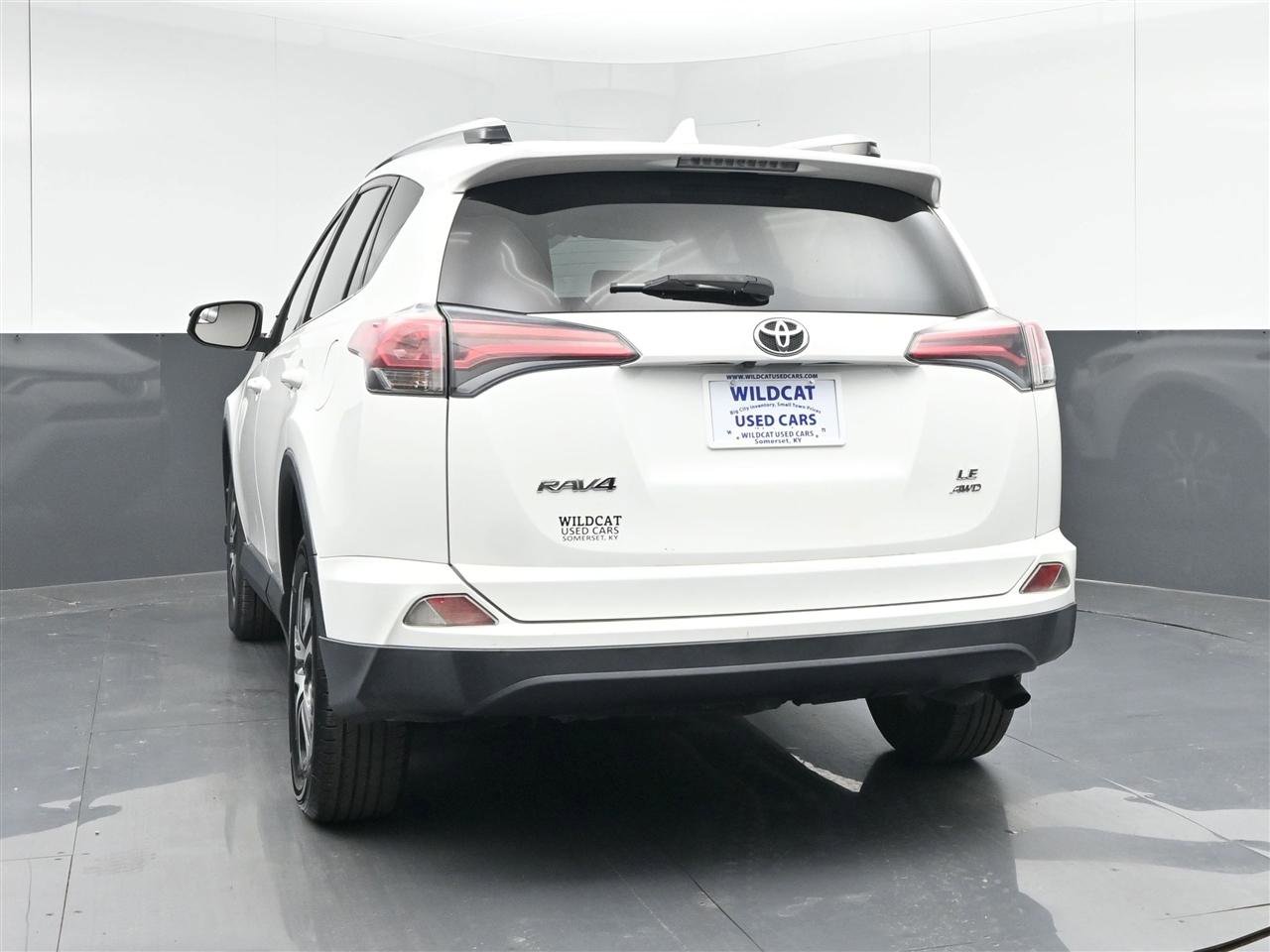 Used 2016 Toyota RAV4 LE AWD/4WD image 6