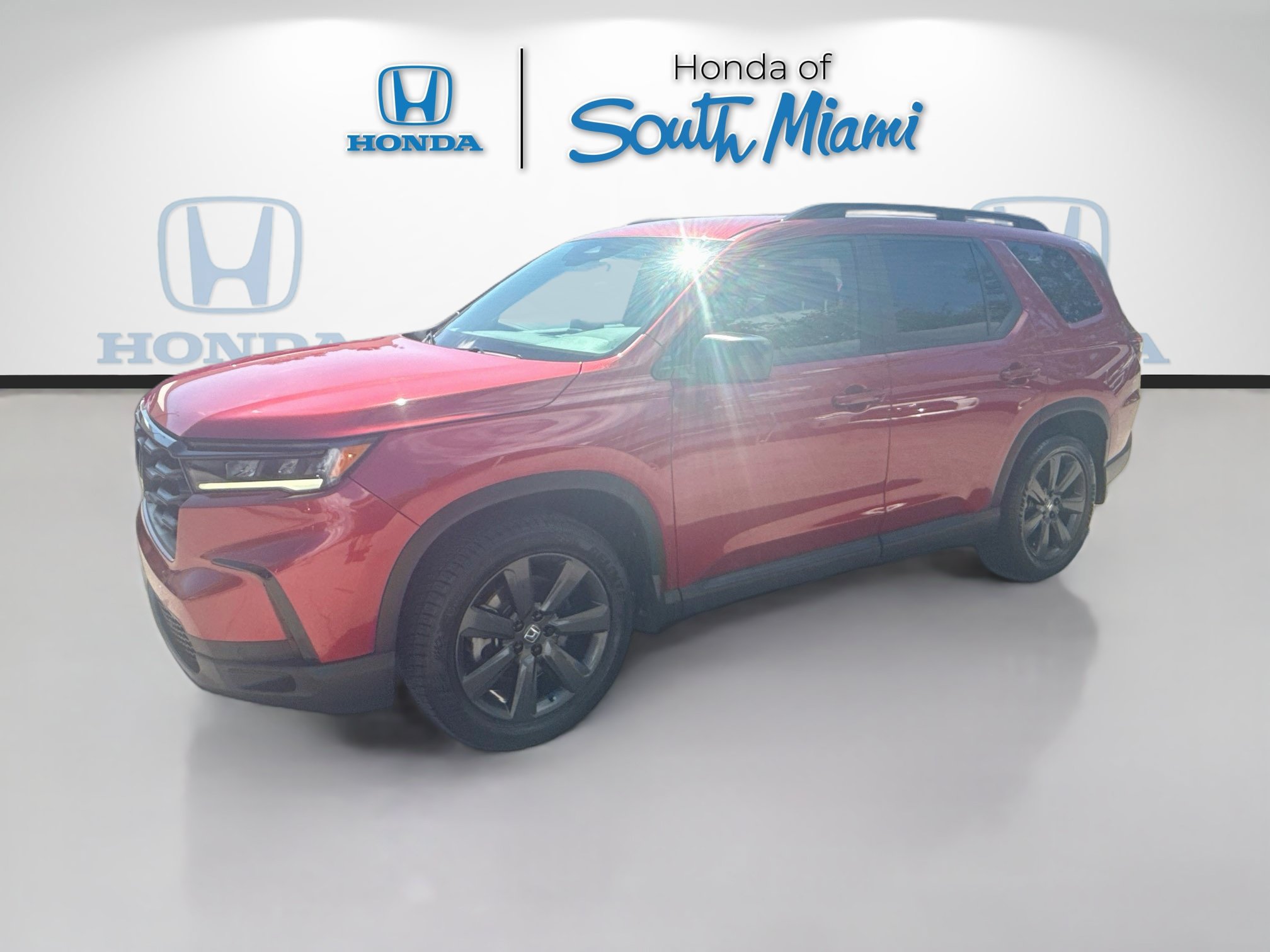 Used 2025 Honda Pilot Sport image 3