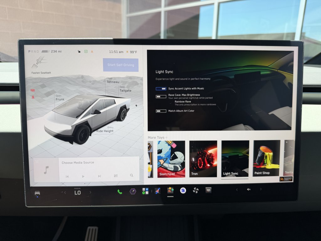 Used 2024 Tesla Cybertruck AWD Crew Cab image 32