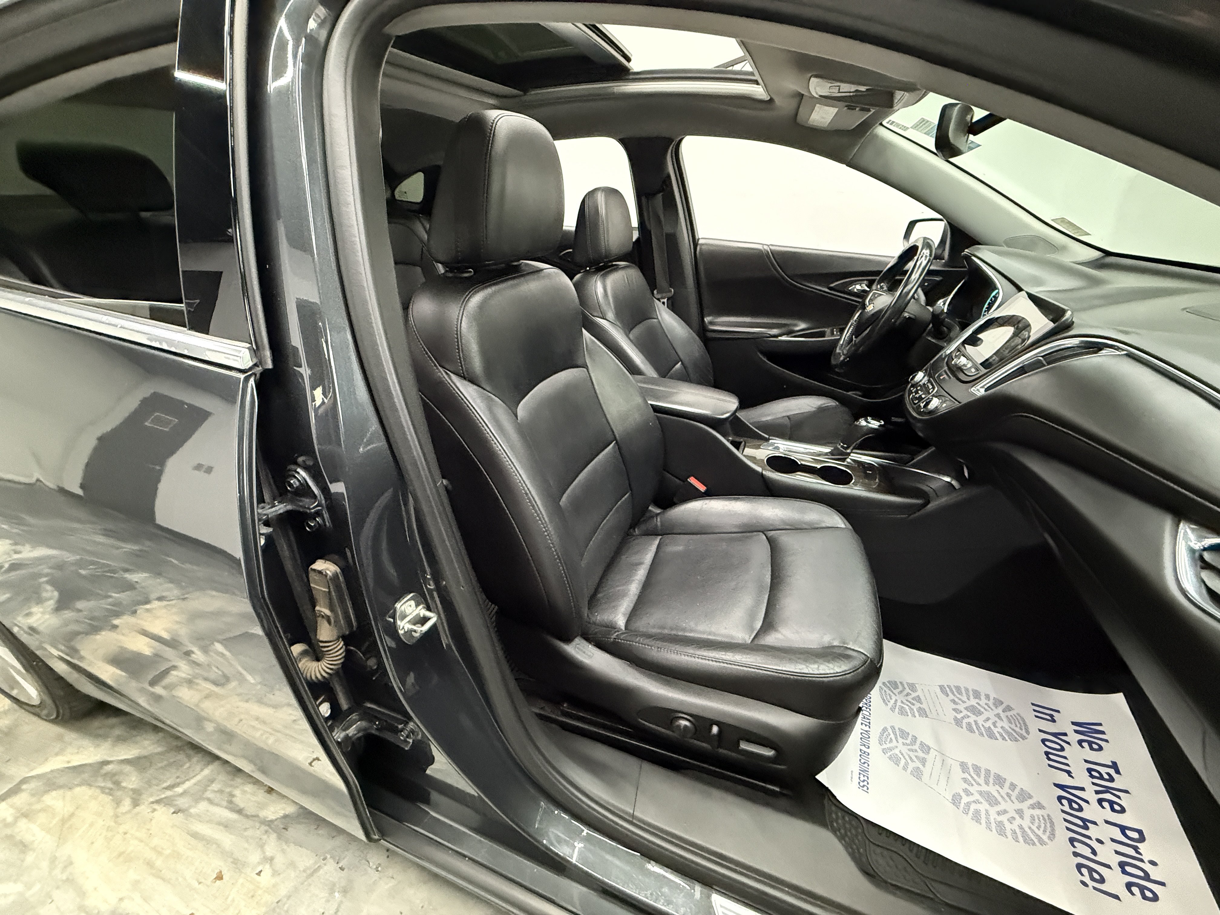 Used 2017 Chevrolet Malibu Premier w/ Premier Sun and Wheel Package FWD image 22
