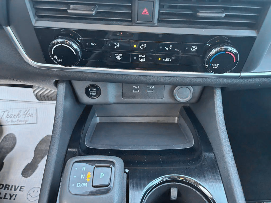 Used 2024 Nissan Rogue S AWD/4WD image 16