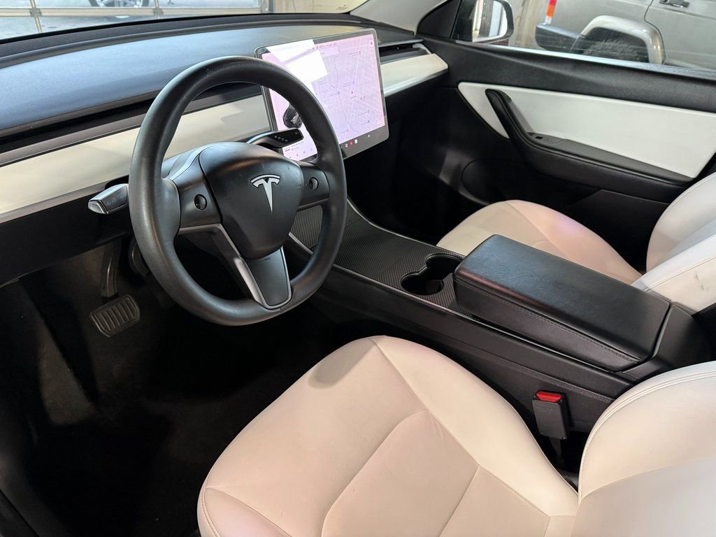 Used 2020 Tesla Model Y Long Range image 21