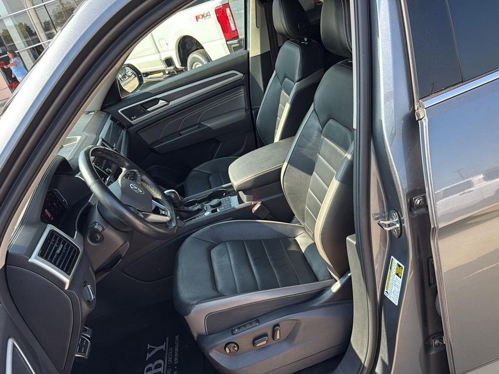 Used 2022 Volkswagen Atlas SEL Premium image 13