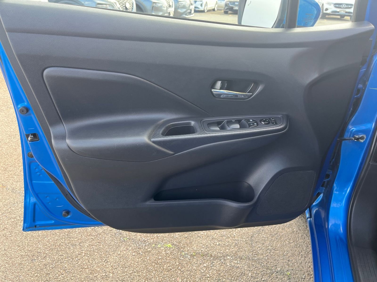 Used 2023 Nissan Versa SV image 18