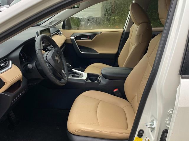 Used 2019 Toyota RAV4 Limited w/ Advanced Technology Package image 12