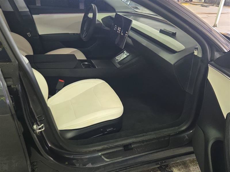 Used 2025 Tesla Model 3 Long Range RWD image 2