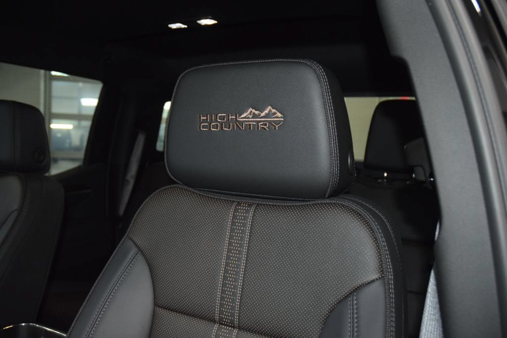 New 2026 Chevrolet Silverado 1500 High Country w/ Technology Package AWD/4WD image 43