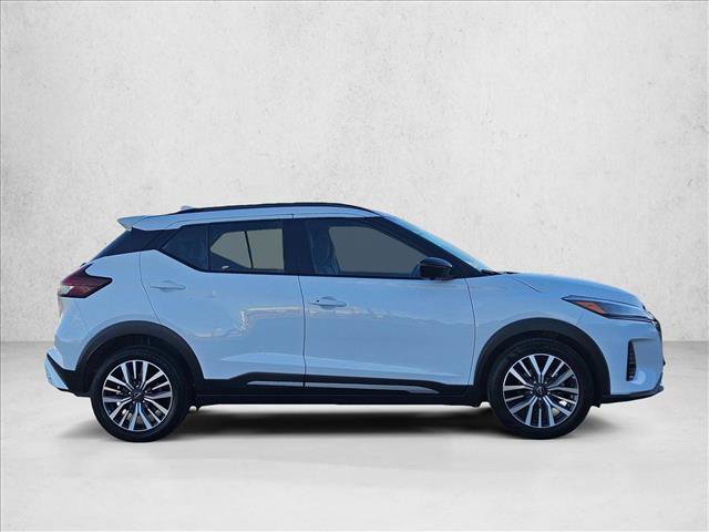 Used 2024 Nissan Kicks SR image 4