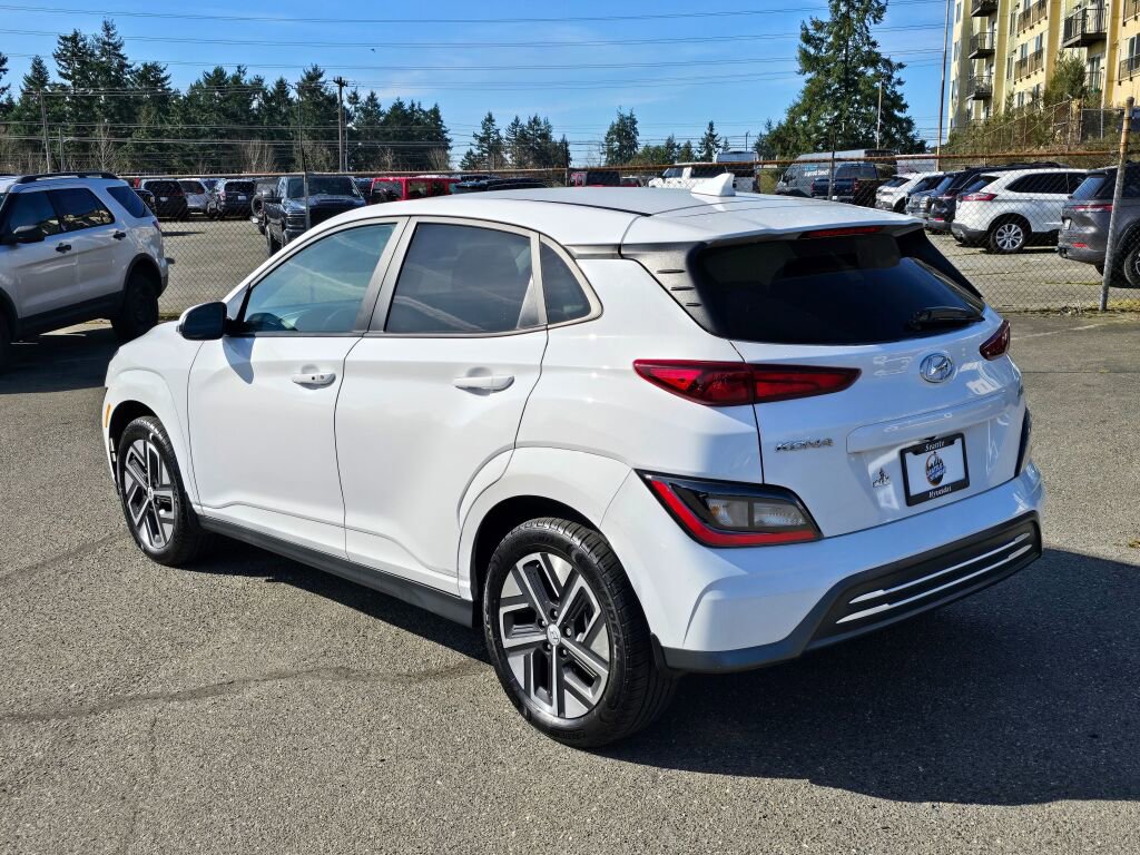 Used 2023 Hyundai Kona SE w/ Cargo Package image 5