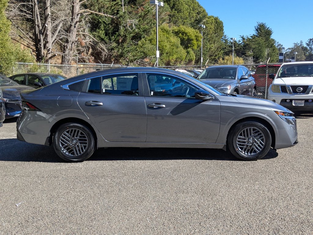 New 2027 Nissan Sentra SV FWD image 4