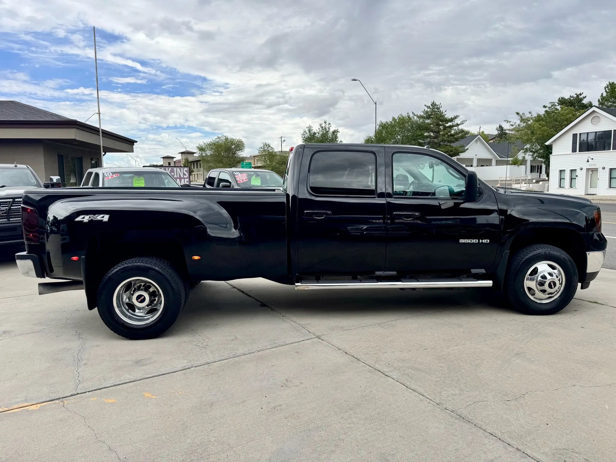 Used 2012 GMC Sierra 3500 SLT w/ SLT Convenience Package image 4