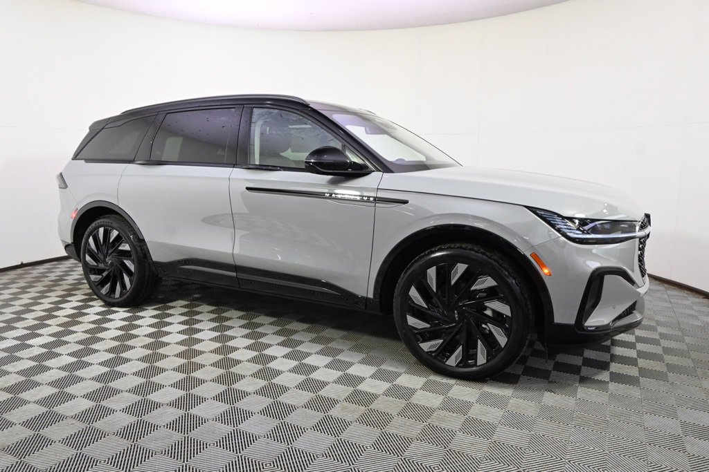 New 2026 Lincoln Nautilus Reserve w/ Jet Appearance Package image 8