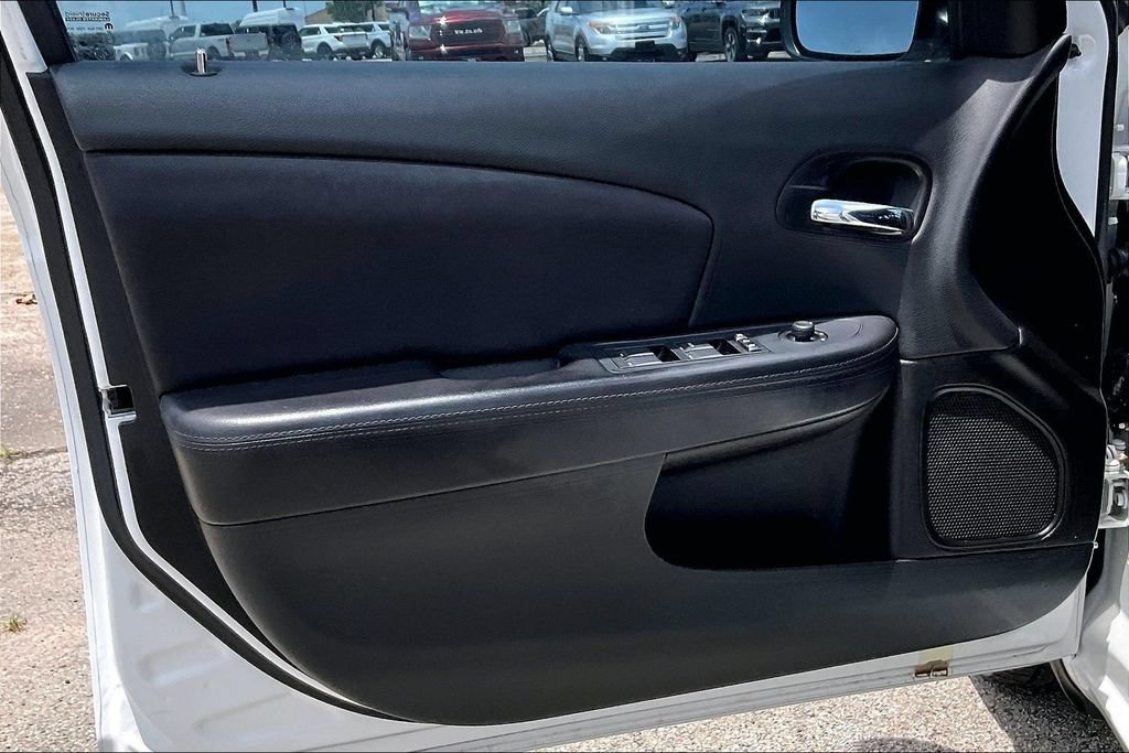 Used 2013 Chrysler 200 Touring w/ S Exterior Appearance Pkg FWD image 16