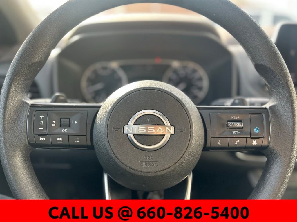 Used 2023 Nissan Rogue SV image 14