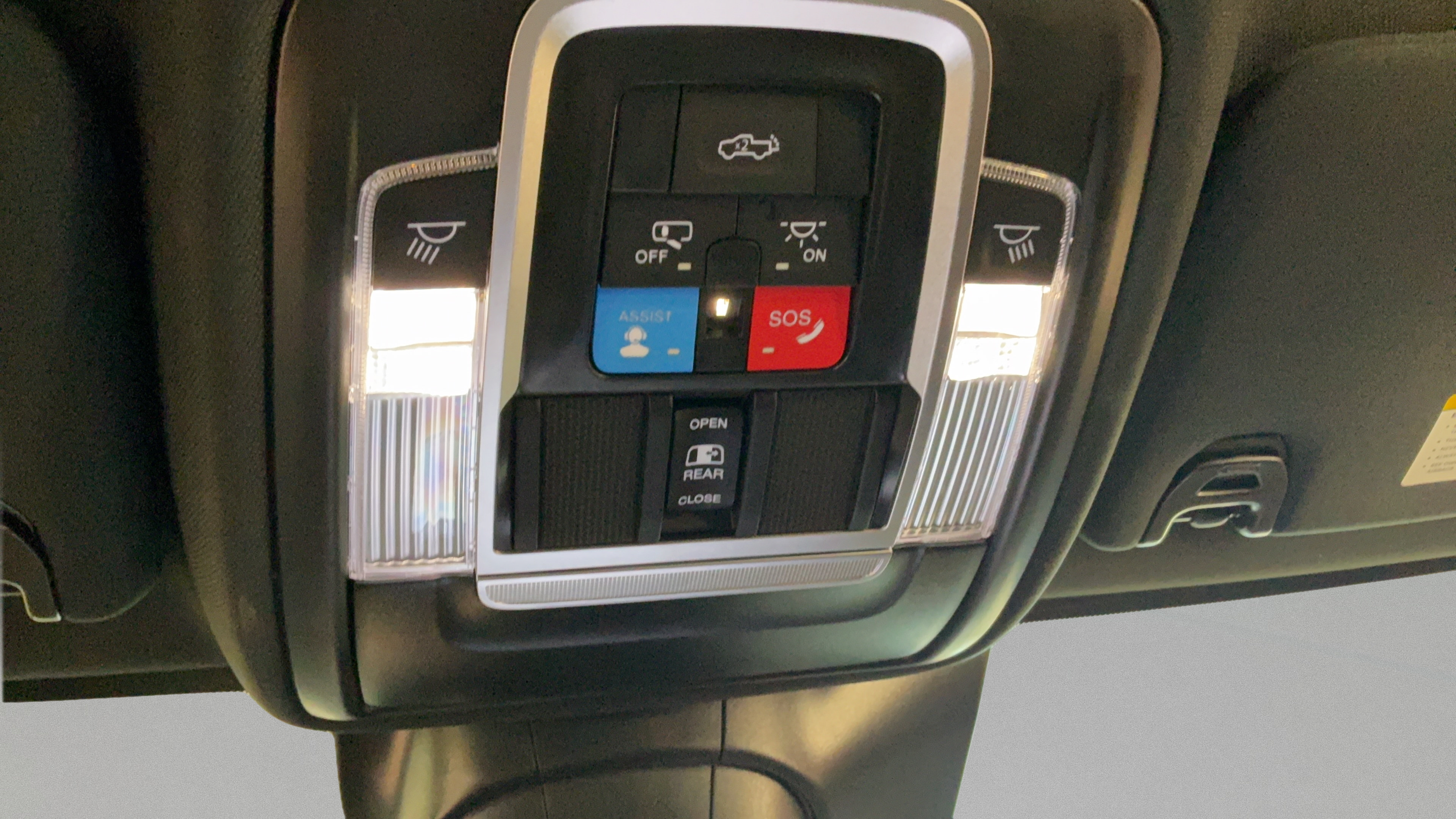Used 2025 RAM 2500 Laramie AWD/4WD image 25