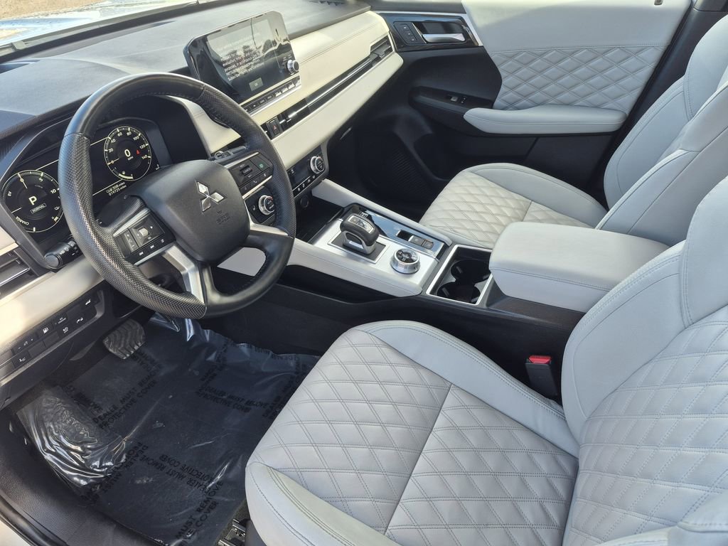 Used 2023 Mitsubishi Outlander SEL image 10