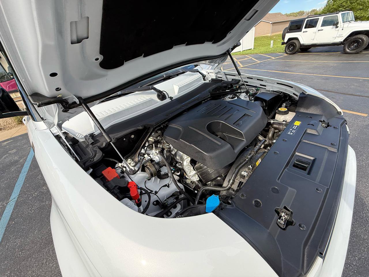 Used 2023 Land Rover Defender 110 X-Dynamic SE image 50