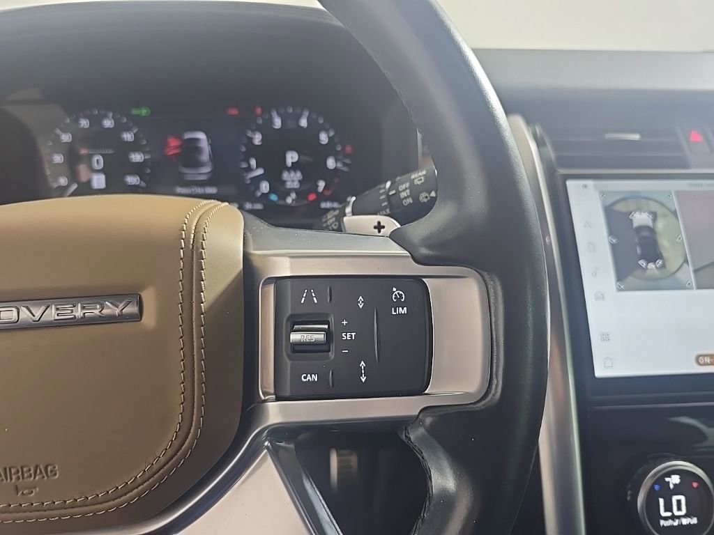 Used 2023 Land Rover Discovery HSE R-Dynamic image 12