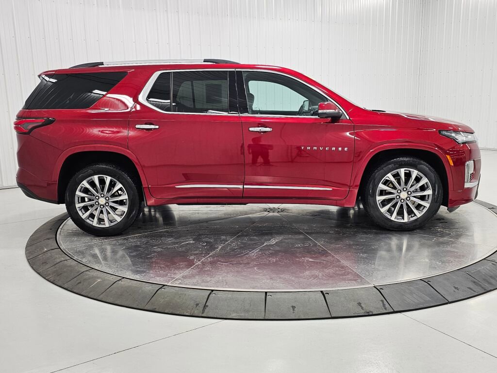 Used 2023 Chevrolet Traverse Premier image 6