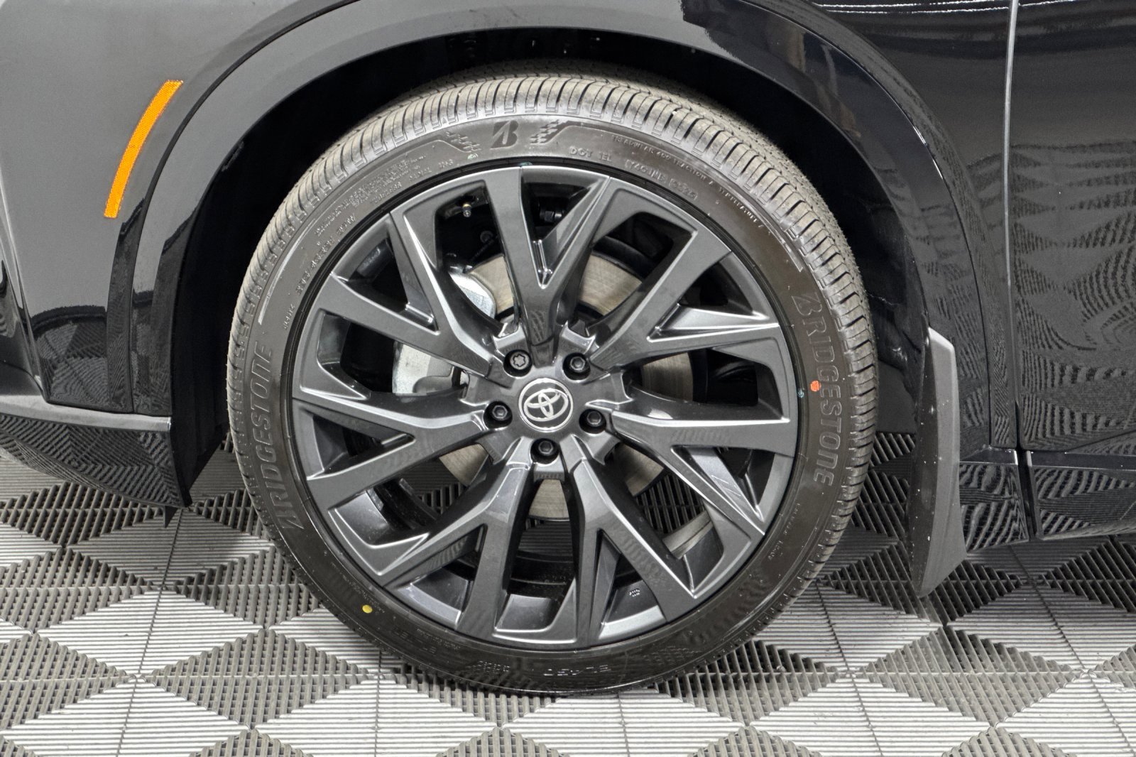 New 2025 Toyota Crown Signia image 25