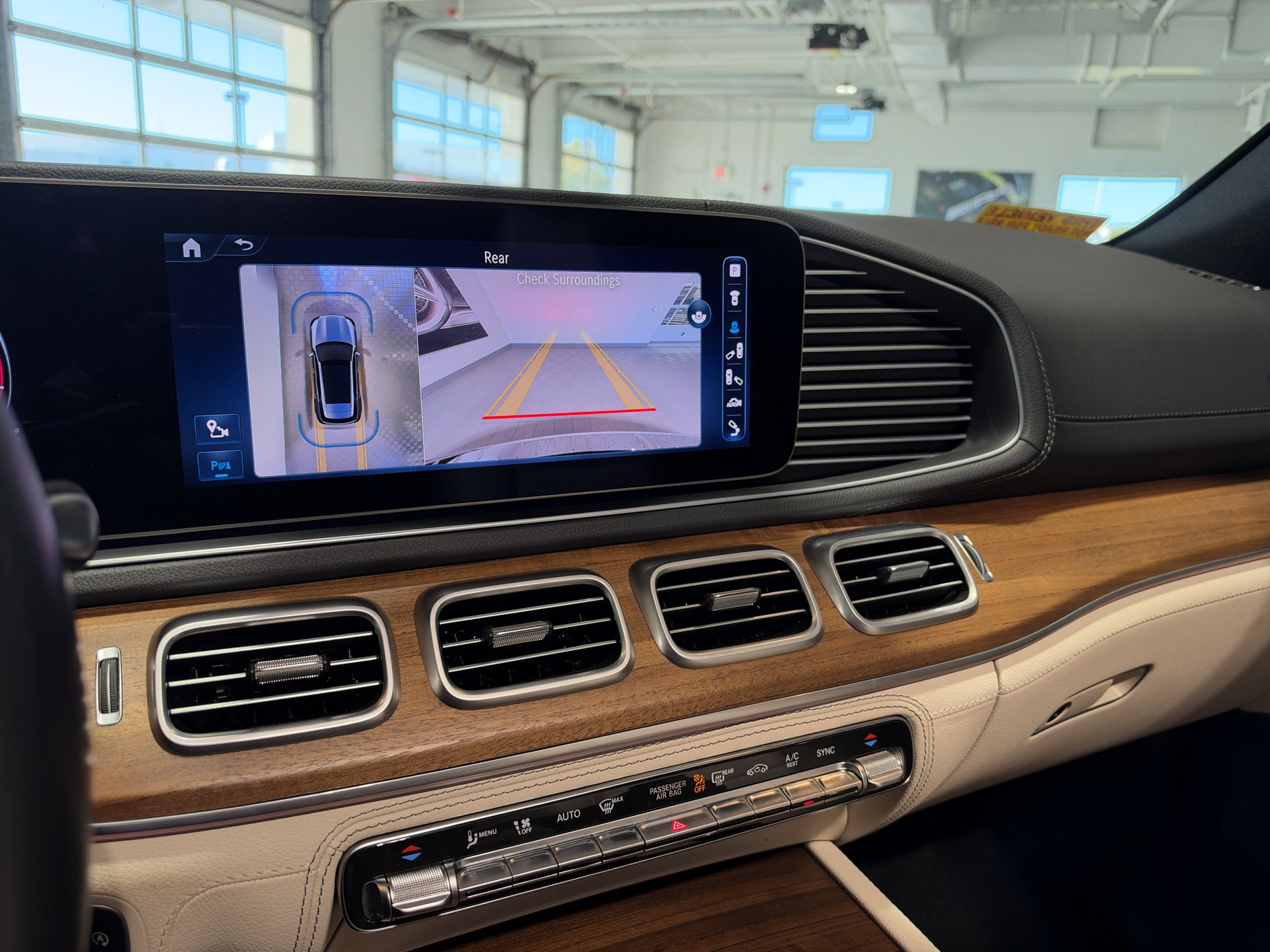 Certified 2024 Mercedes-Benz GLE 350 4MATIC image 10