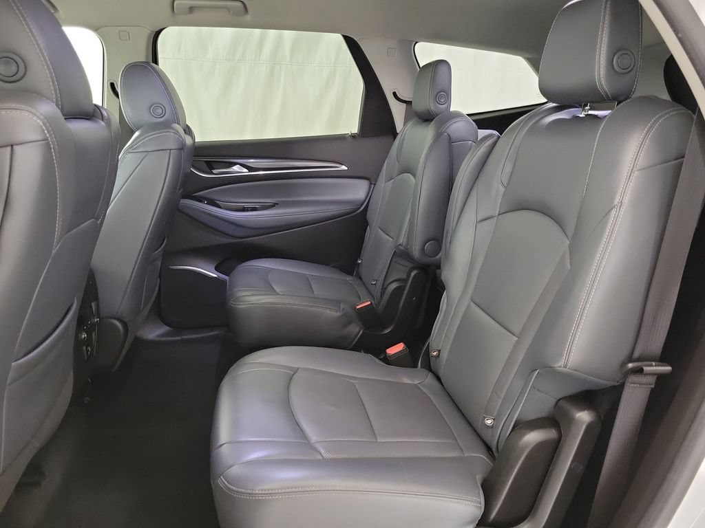 Certified 2018 Buick Enclave Essence FWD image 11