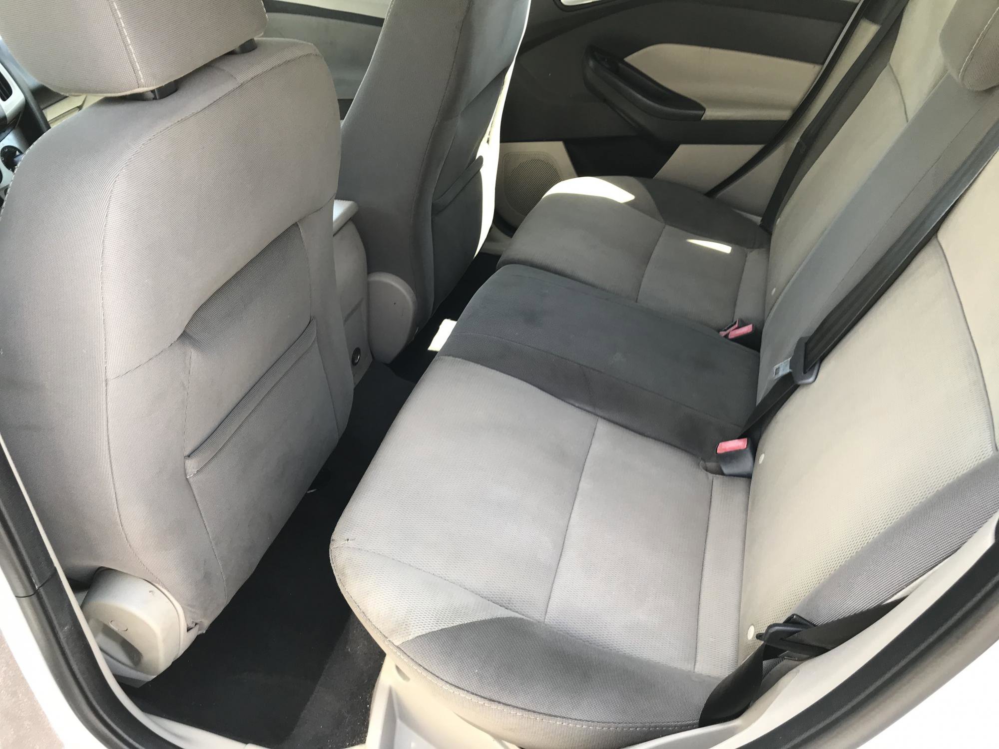 Used 2013 Ford Focus SE w/ Interior Protection Pkg FWD image 16
