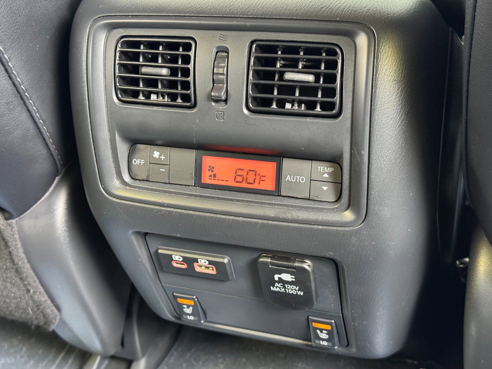 Used 2020 Nissan Pathfinder SL image 35
