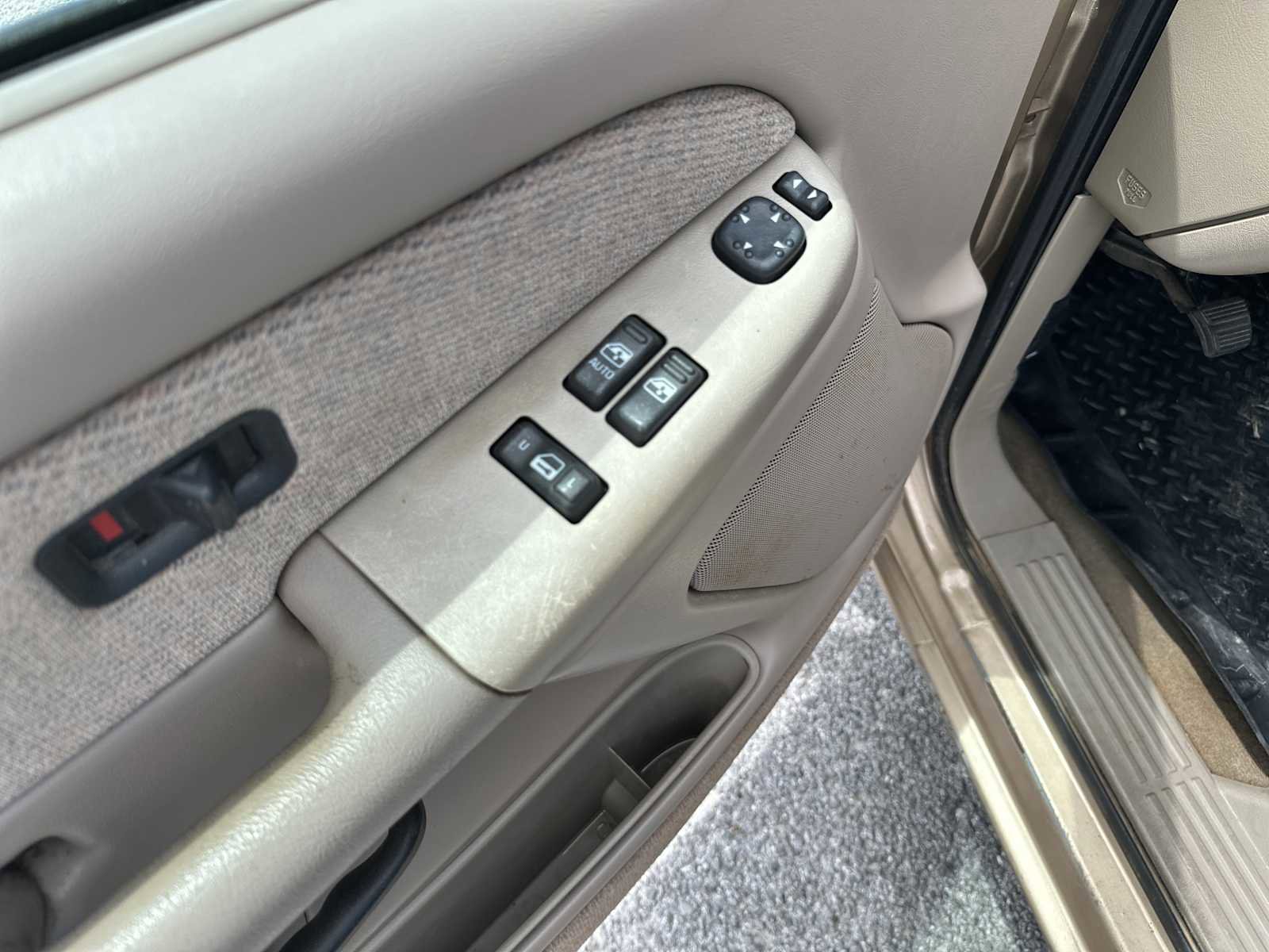 Used 2001 GMC Sierra 1500 SLE w/ Convenience Plus Group AWD/4WD image 17