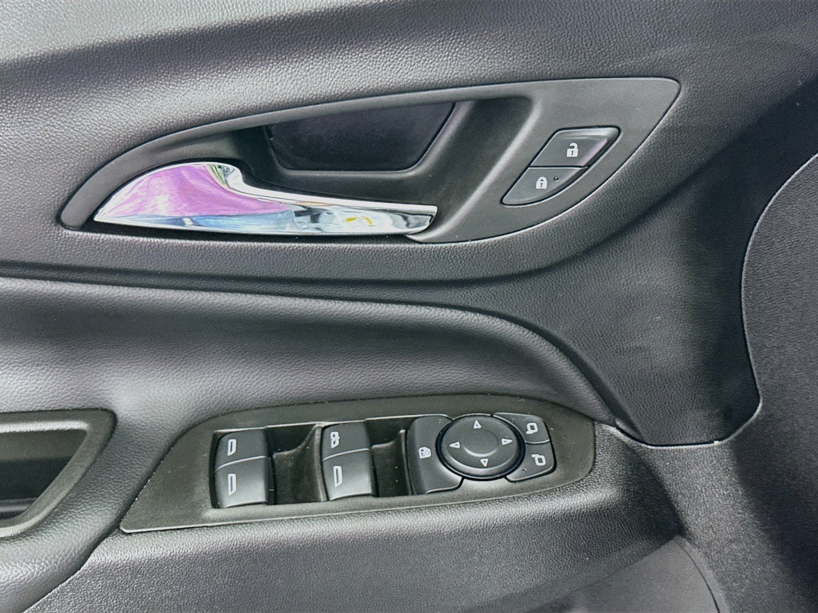 Used 2024 Chevrolet Equinox LT AWD/4WD image 19