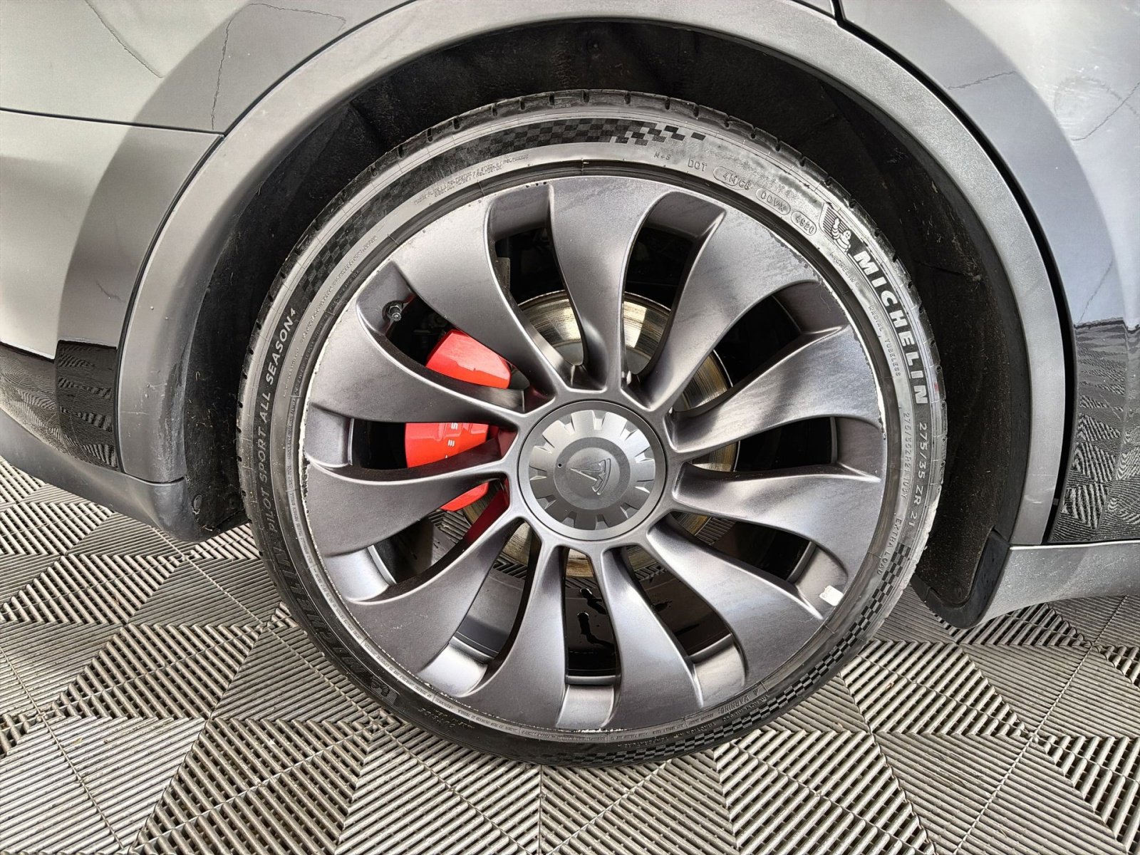 Used 2023 Tesla Model Y Performance image 12