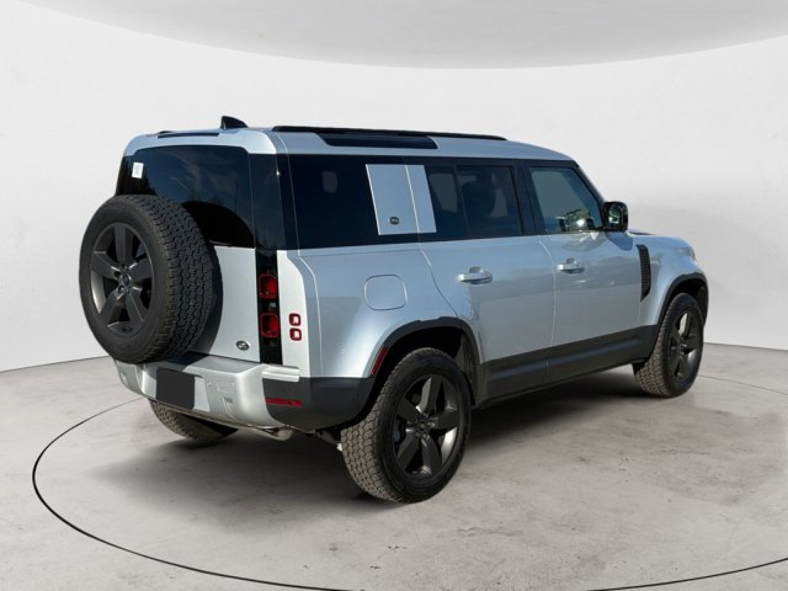 Certified 2023 Land Rover Defender 110 S AWD/4WD image 6