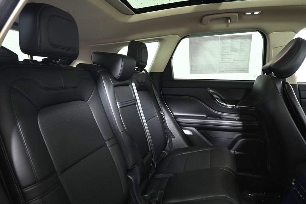 Used 2024 Lincoln Corsair AWD w/ Equipment Group 101A image 34