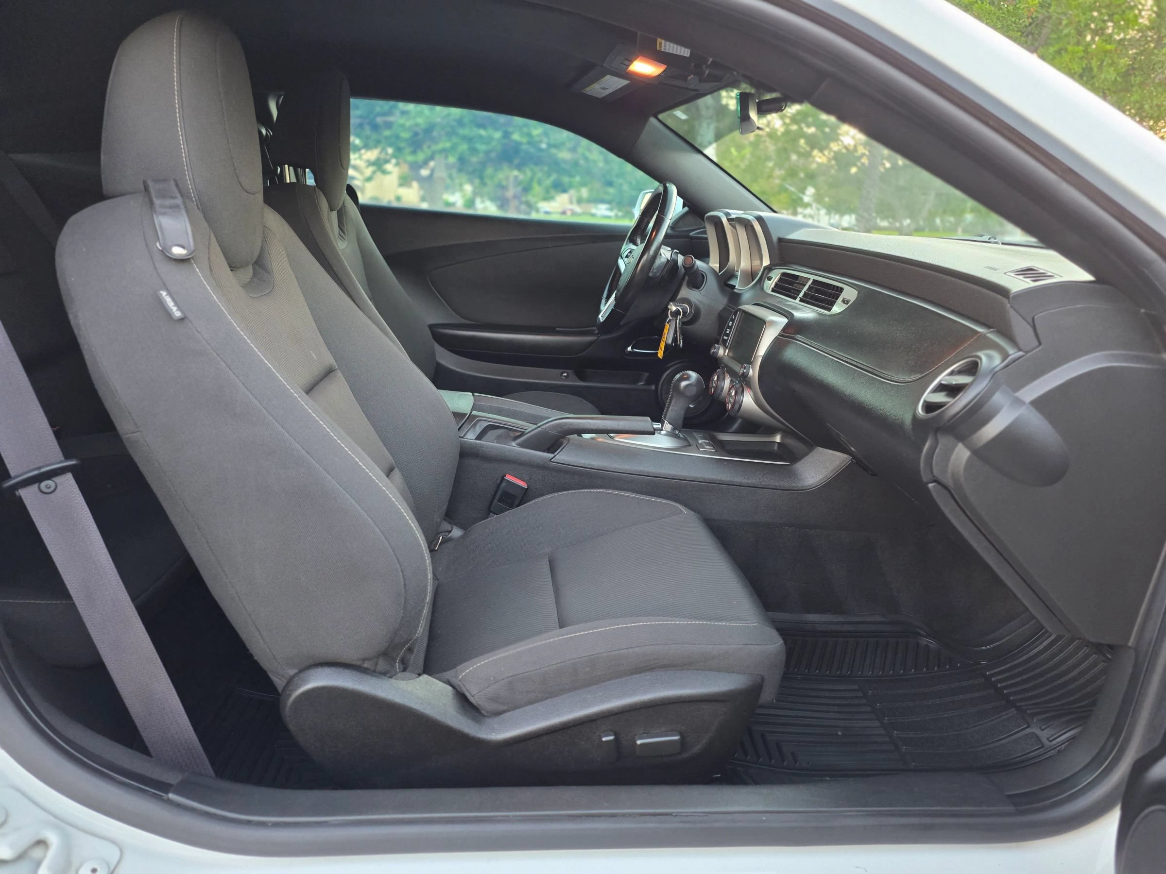 Used 2015 Chevrolet Camaro LT RWD image 11