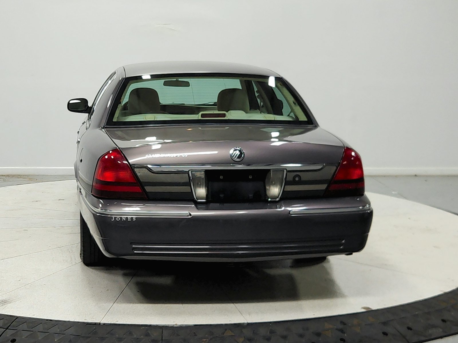 Used 2007 Mercury Grand Marquis GS RWD image 6