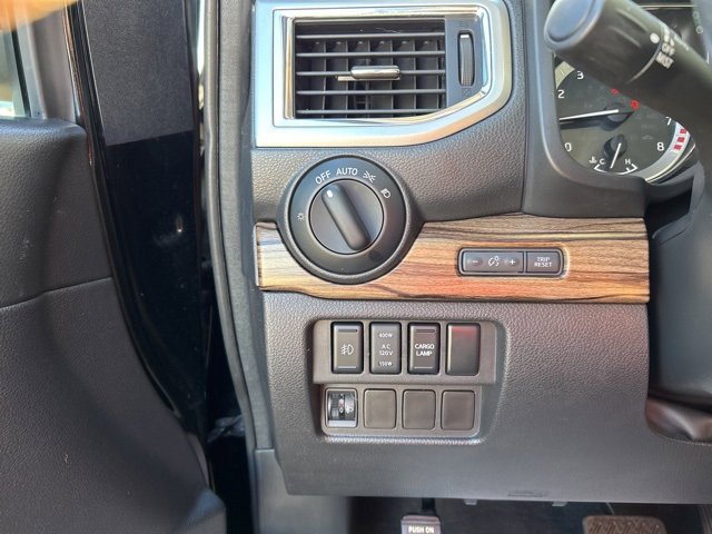 Used 2017 Nissan Titan SL image 17