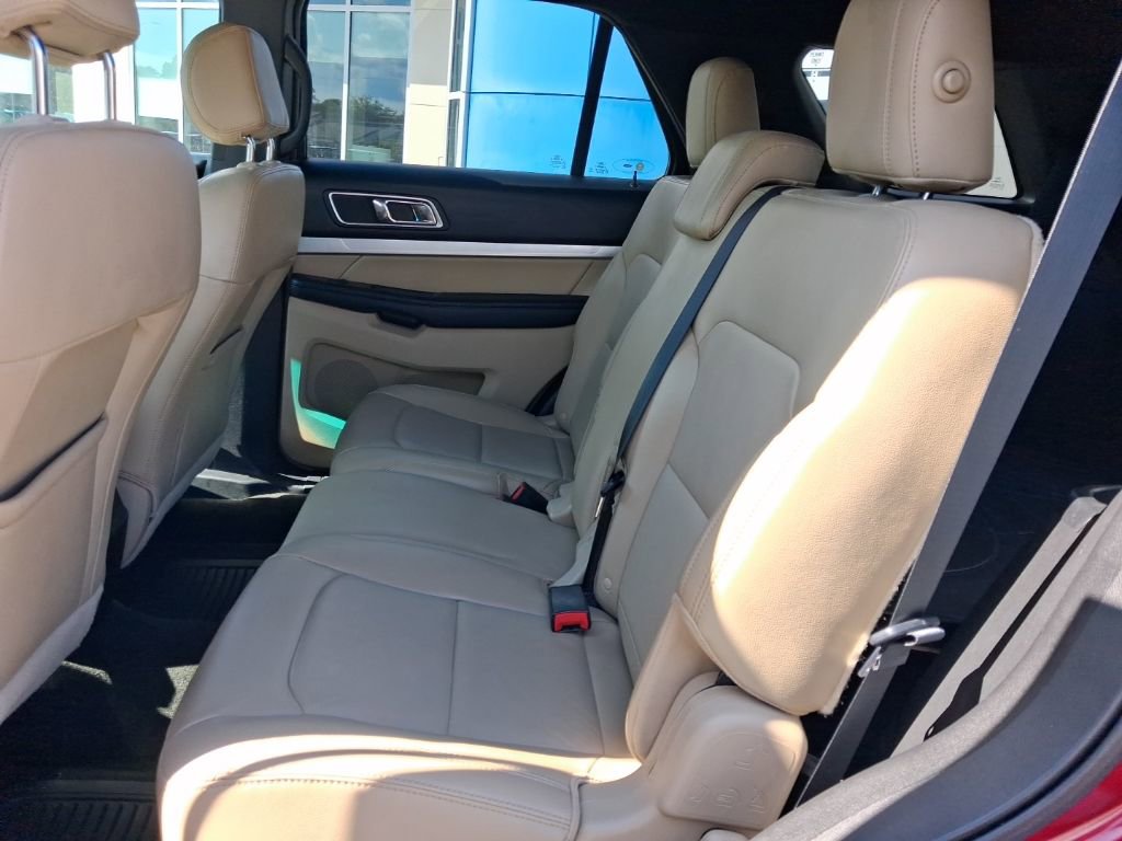 Used 2016 Ford Explorer XLT w/ Equipment Group 202A FWD image 22