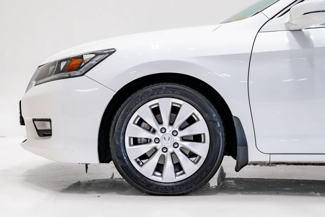 Used 2015 Honda Accord EX image 32