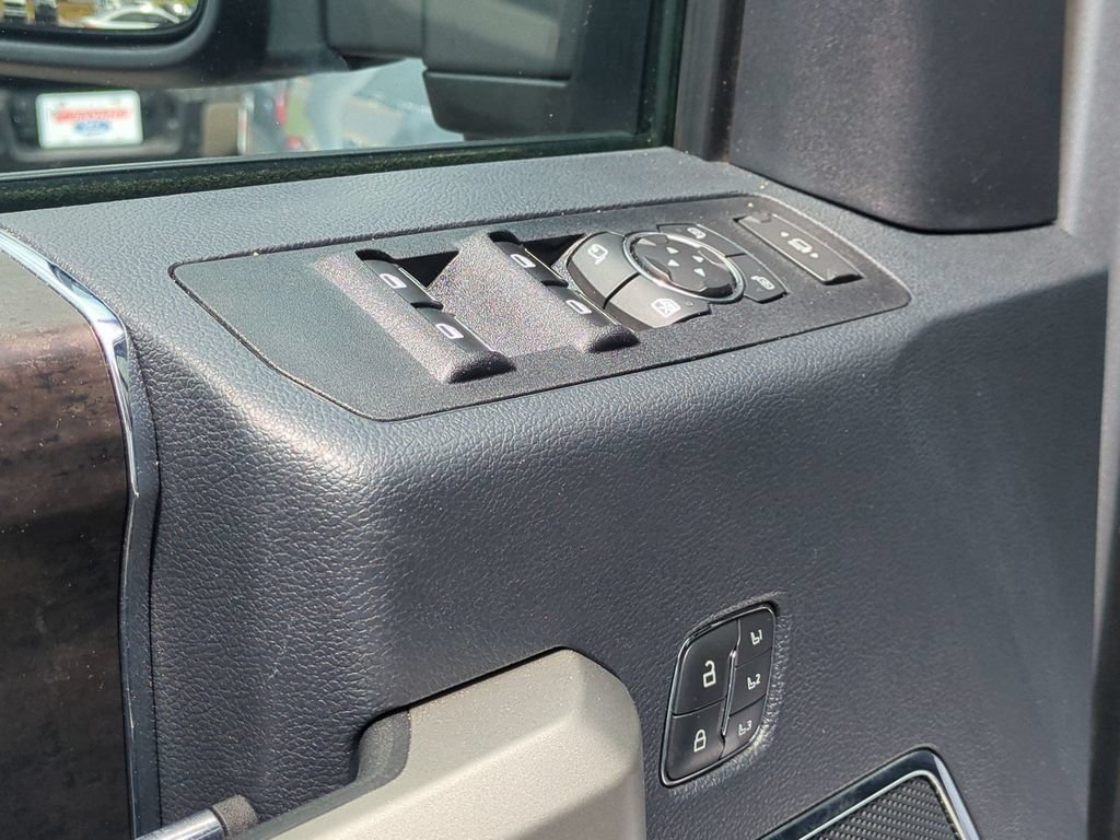 Used 2022 Ford F250 Lariat w/ Lariat Ultimate Package AWD/4WD image 12