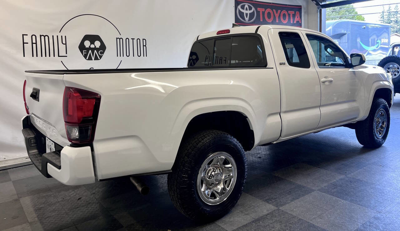 Used 2019 Toyota Tacoma SR image 3