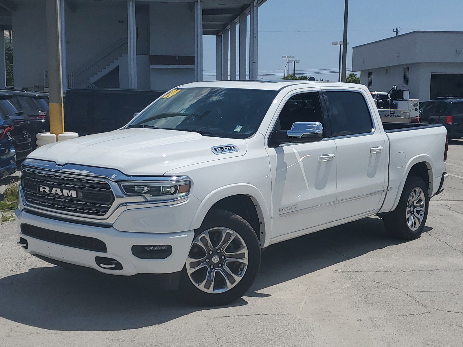 Used 2024 RAM 1500 Limited w/ Body Color Bumper Group image 2