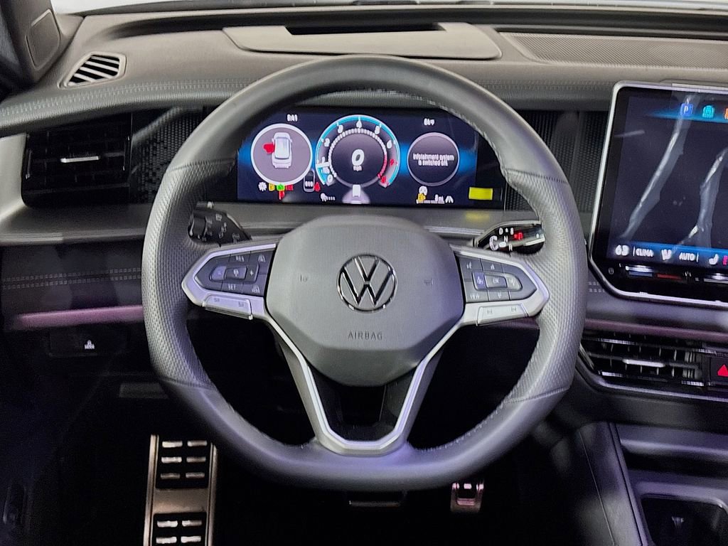 New 2025 Volkswagen Tiguan SE R-Line image 13