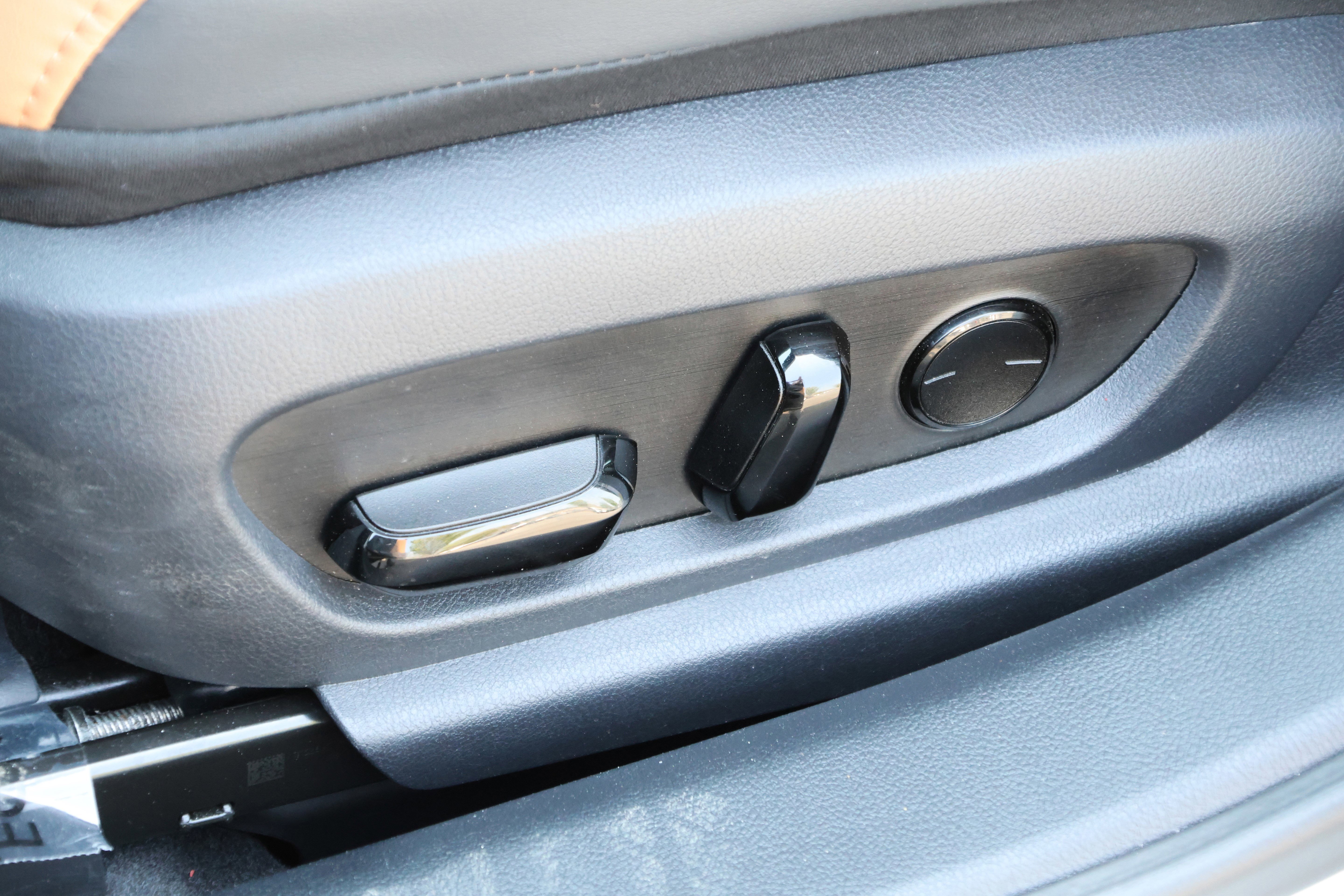 Certified 2025 Lexus ES 350 w/ Premium Package image 32