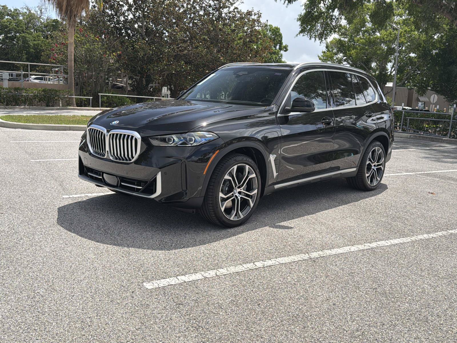 New 2026 BMW X5 xDrive50e AWD/4WD image 8