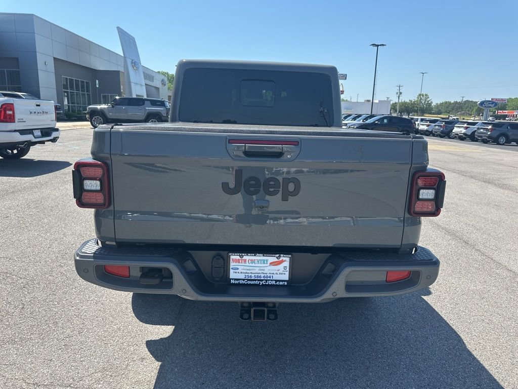 Used 2022 Jeep Gladiator Overland AWD/4WD image 7