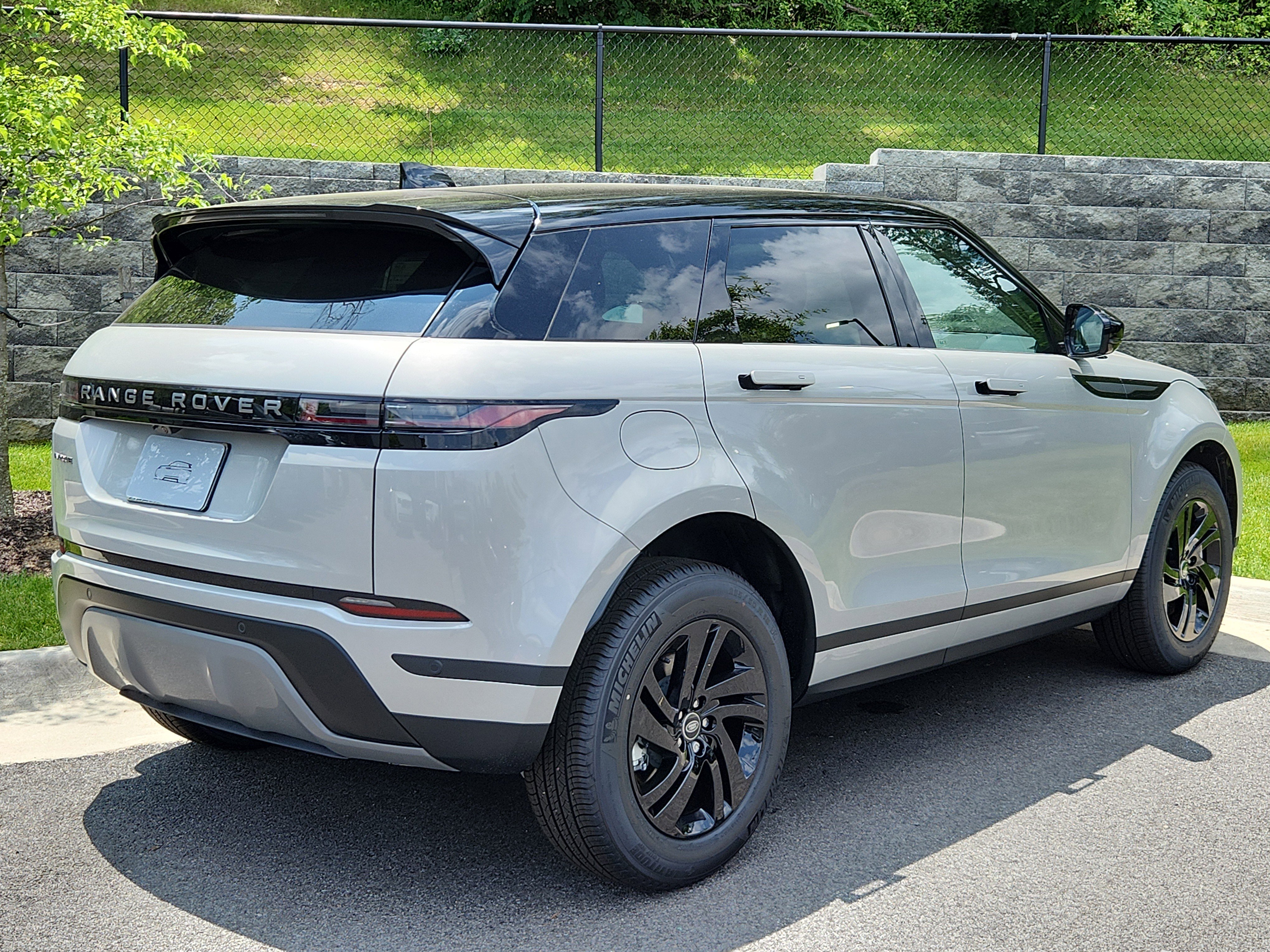 New 2026 Land Rover Range Rover Evoque S image 2