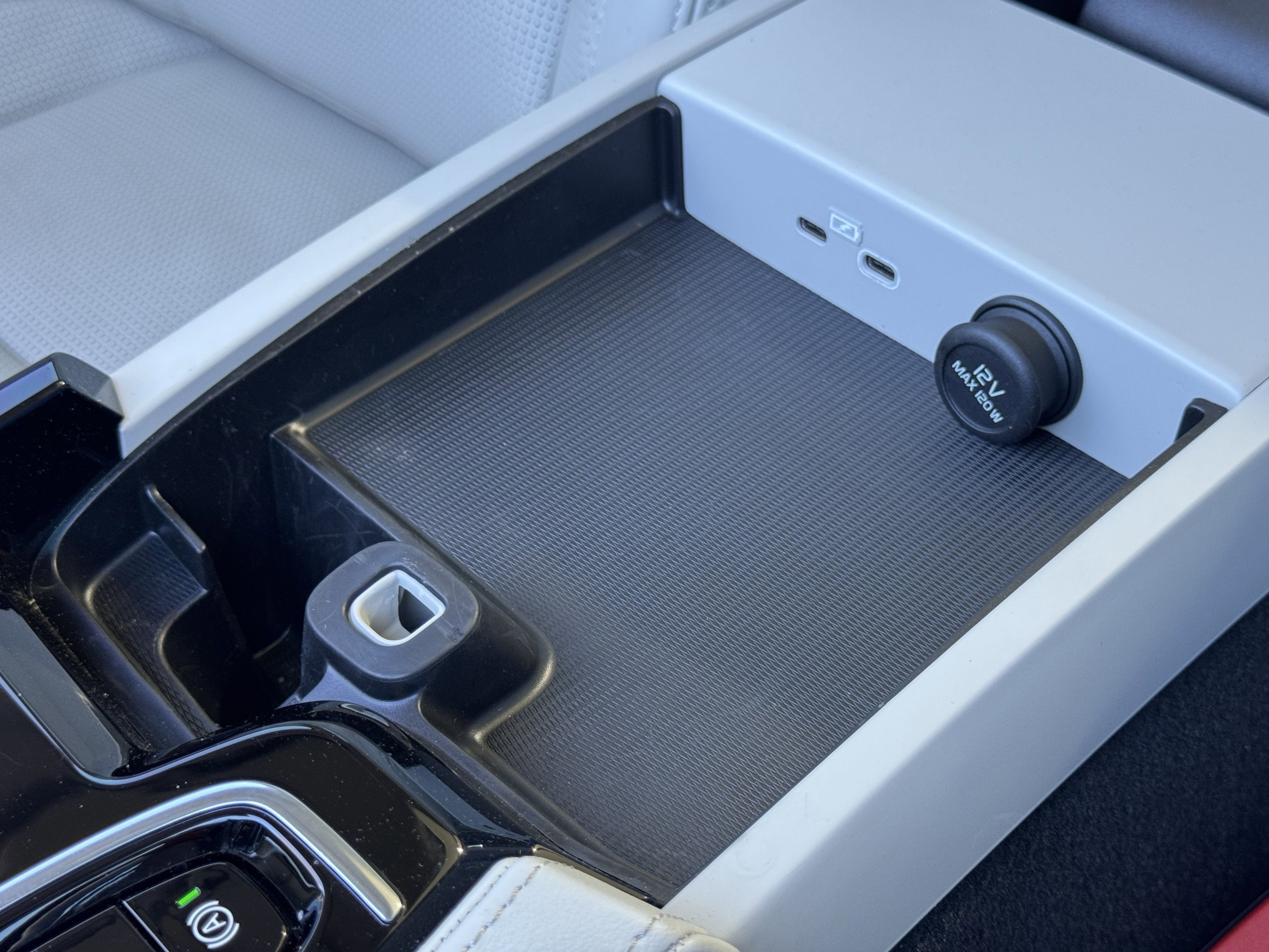 Used 2024 Volvo S90 T8 Ultimate w/ Lounge Package image 70