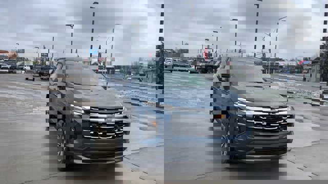 New 2026 Chevrolet Equinox LT w/ Convenience Package II image 3