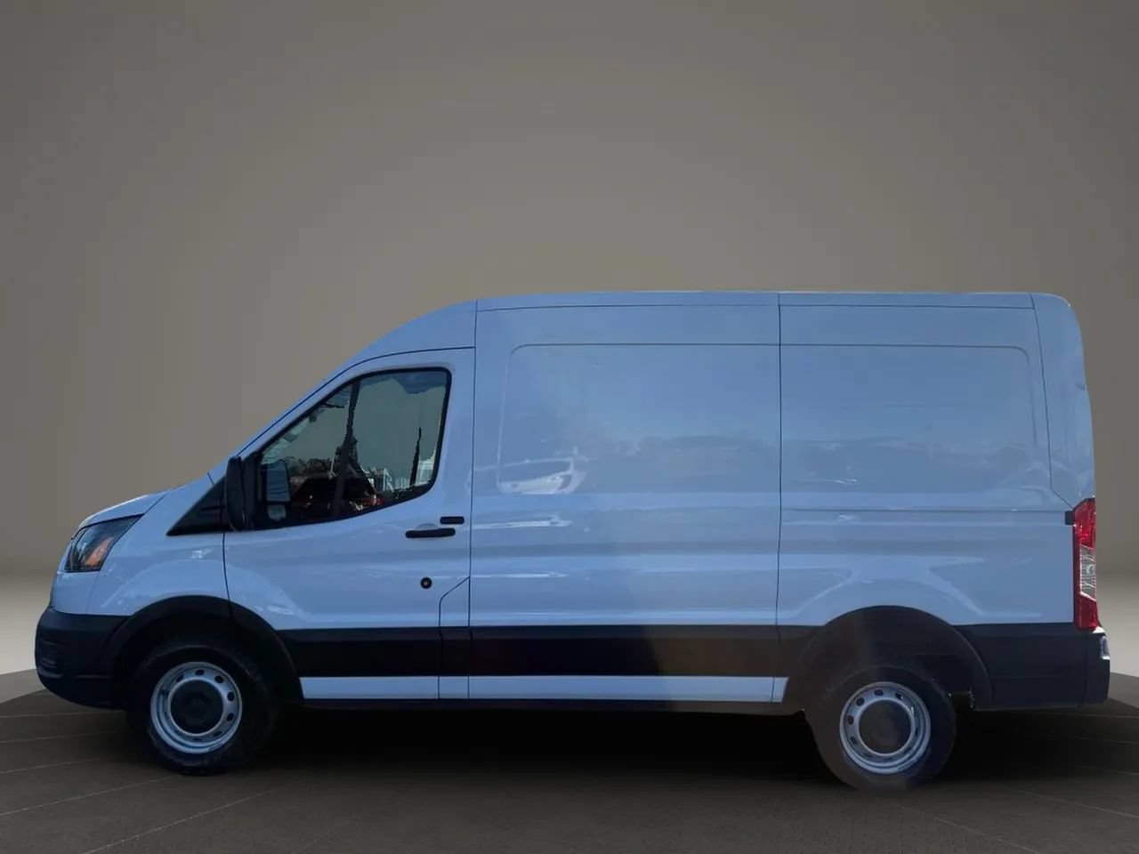 Used 2023 Ford Transit 250 Medium Roof w/ Load Area Protection Package RWD image 10